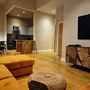 Apartment Town Centre Luxury, Scarborough